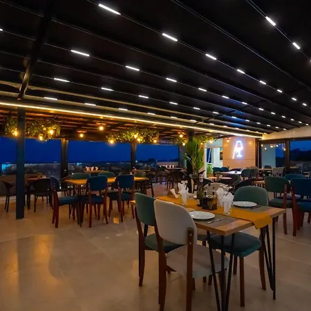 Arnil Hotel 4*