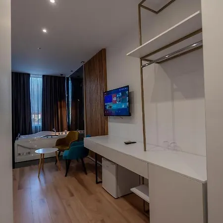 Hotell Arnil 4*